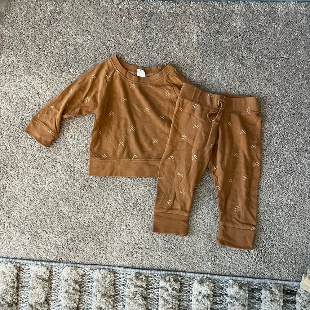 Colored organics matching set EUC 6-12 months
